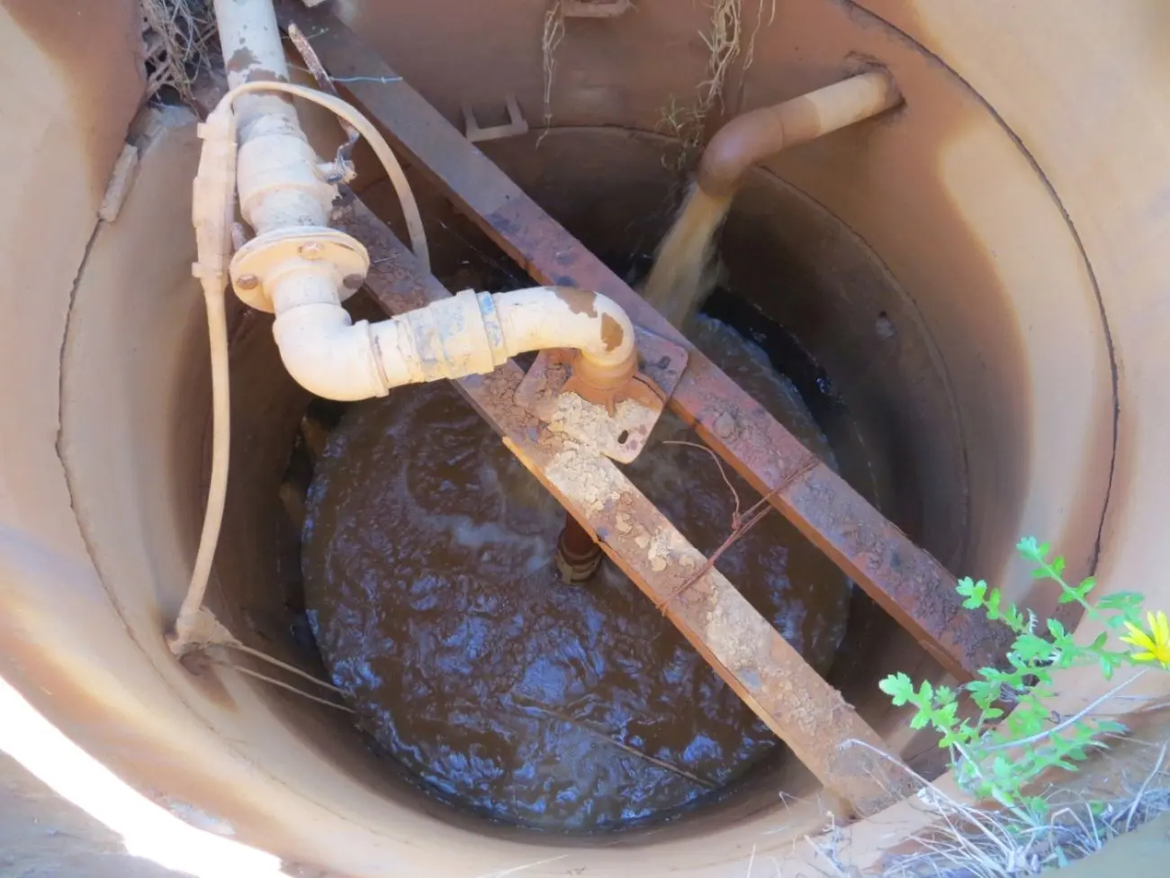 คราบสกปรกภายในถังเก็บน้ำส่งผลต่อคุณภาพน้ำและสุขอนามัยในบ้าน