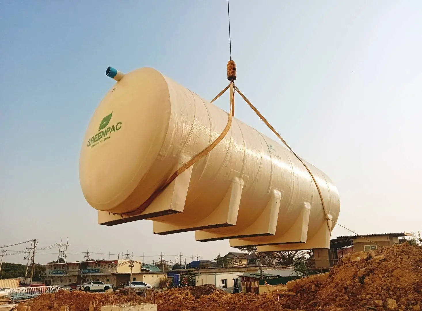 มาตรฐานการติดตั้งถังบำบัดน้ำเสียในบ้าน พร้อมการวางท่อเข้าออก ระบบระบายอากาศ และโครงสร้างรองรับตามหลักวิศวกรรม